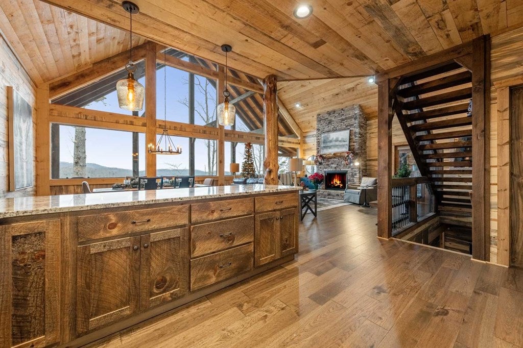 Blue Ridge, Georgia, 30513, United States, 4 Bedrooms Bedrooms, ,4 BathroomsBathrooms,Residential,Active,1965858