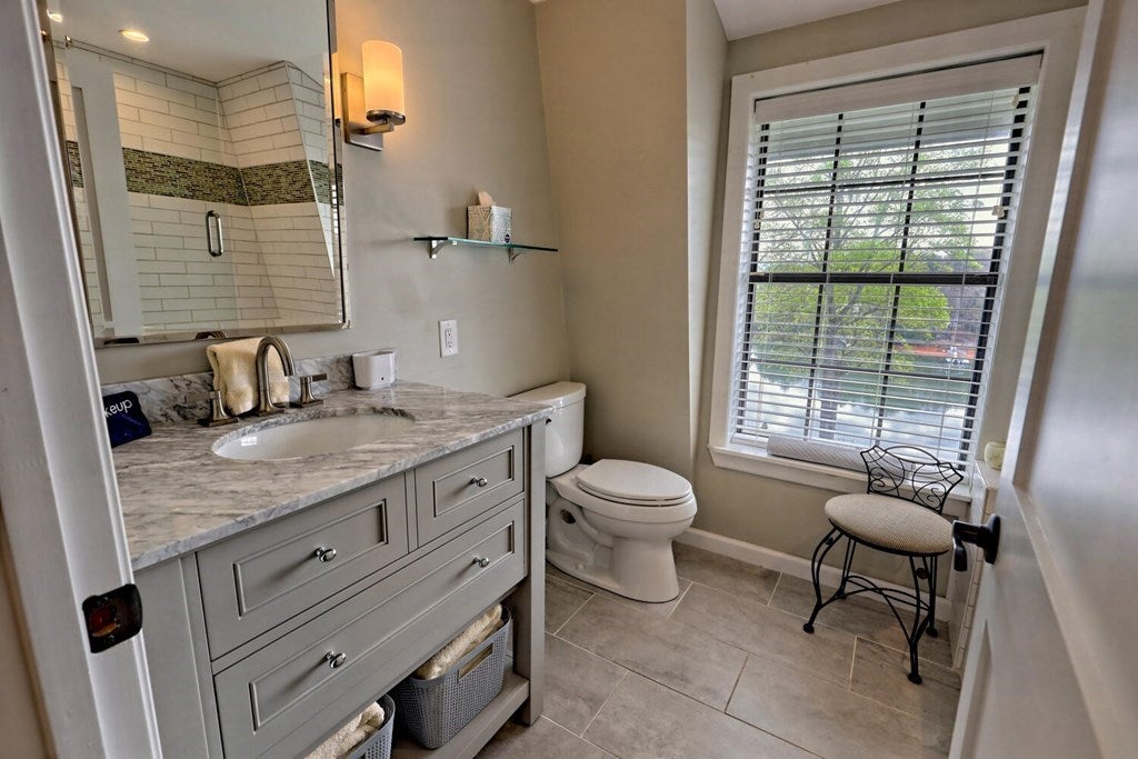 Blairsville, Georgia, 30512, United States, 3 Bedrooms Bedrooms, ,6 BathroomsBathrooms,Residential,Active,1920218