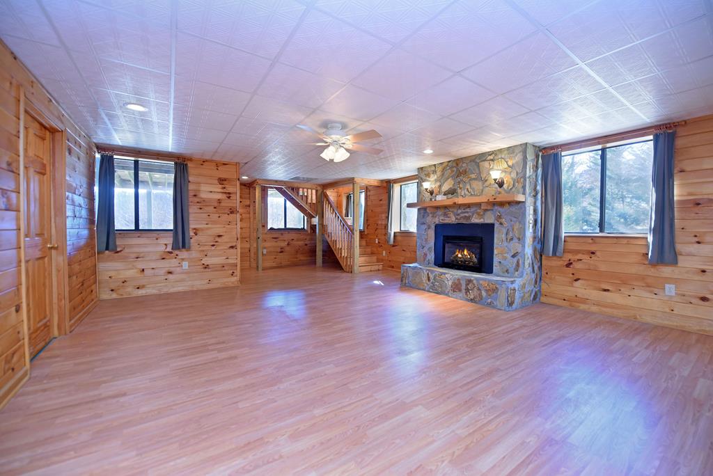 Blairsville, Georgia, 30512, United States, 3 Bedrooms Bedrooms, ,3 BathroomsBathrooms,Residential,Active,2009171