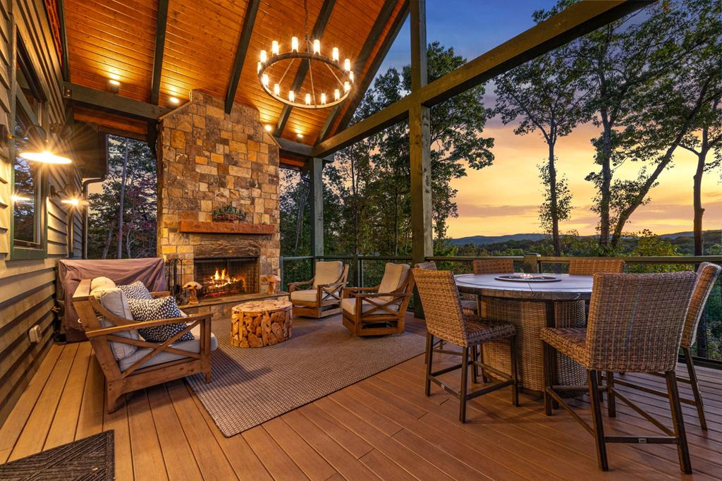 Ellijay, Georgia, 30536, United States, 3 Bedrooms Bedrooms, ,4 BathroomsBathrooms,Residential,Active,1968120