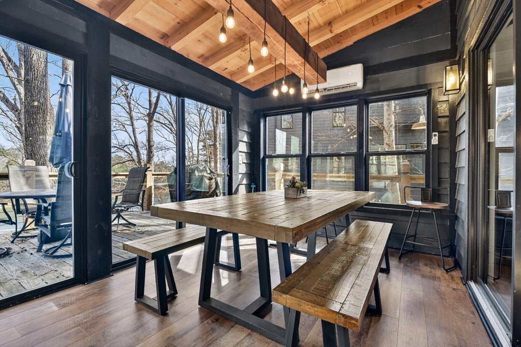 Blue Ridge, Georgia, 30513, United States, 3 Bedrooms Bedrooms, ,3 BathroomsBathrooms,Residential,Active,2029742