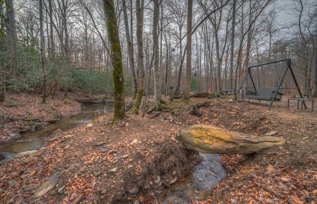 Hiawassee, Georgia, 30546, United States, 3 Bedrooms Bedrooms, ,2 BathroomsBathrooms,Residential,Active,2007353