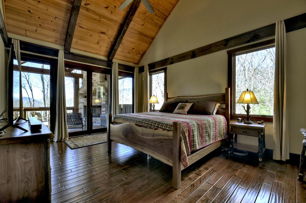 Ellijay, Georgia, 30536, United States, 5 Bedrooms Bedrooms, ,6 BathroomsBathrooms,Residential,Active,1953362