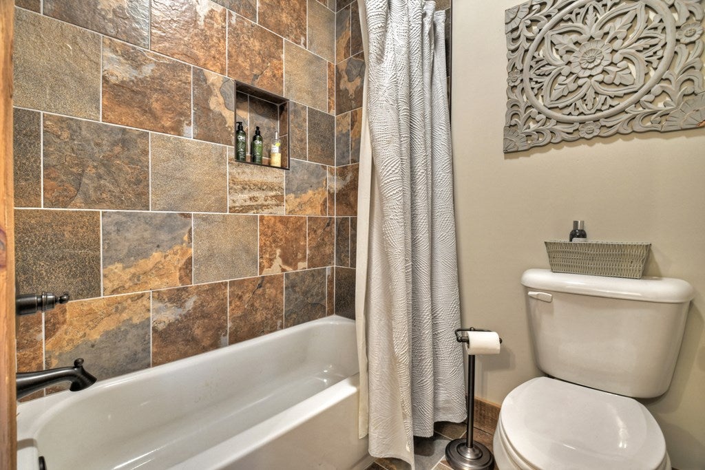 Ellijay, Georgia, 30540, United States, 5 Bedrooms Bedrooms, ,4 BathroomsBathrooms,Residential,Active,1745330