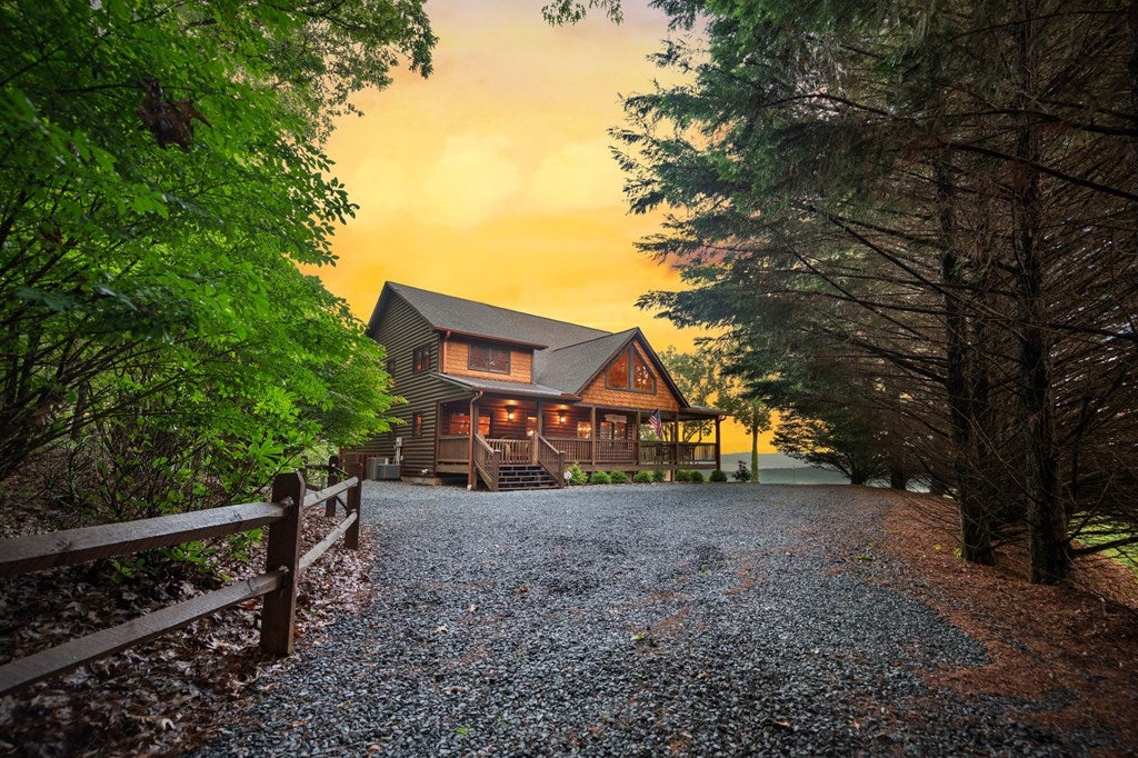 Mineral Bluff, Georgia, 30559, United States, 4 Bedrooms Bedrooms, ,4 BathroomsBathrooms,Residential,Active,1929467