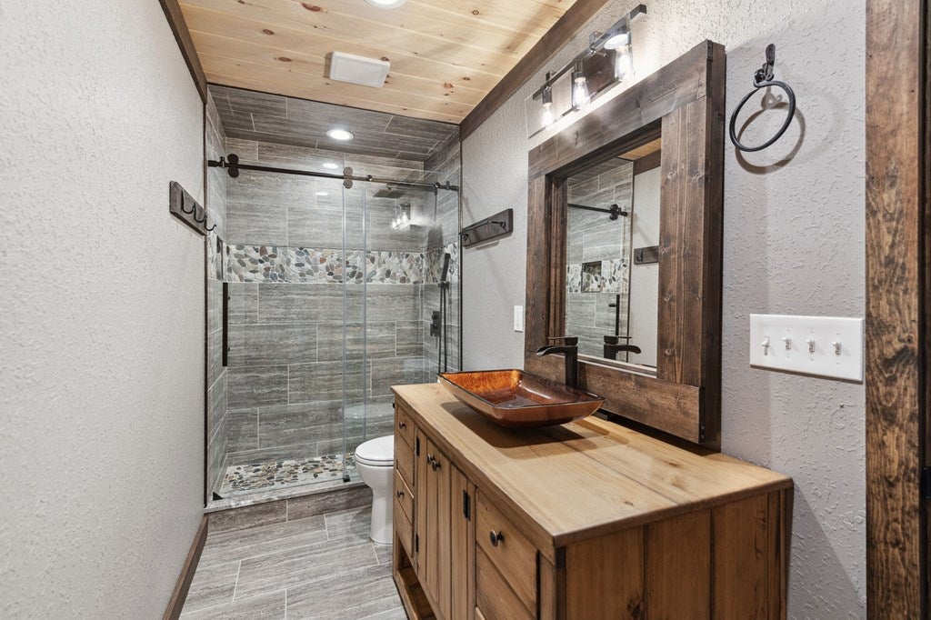 Blue Ridge, Georgia, 30513, United States, 3 Bedrooms Bedrooms, ,4 BathroomsBathrooms,Residential,Active,2008330