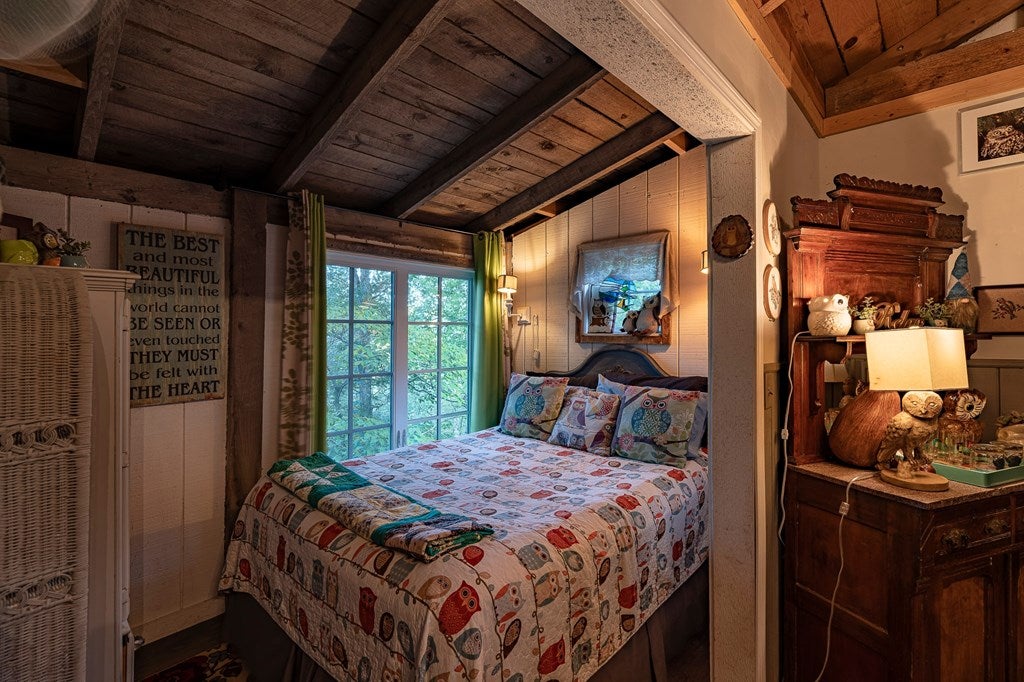 Blairsville, Georgia, 30512, United States, 5 Bedrooms Bedrooms, ,6 BathroomsBathrooms,Residential,Active,1944103