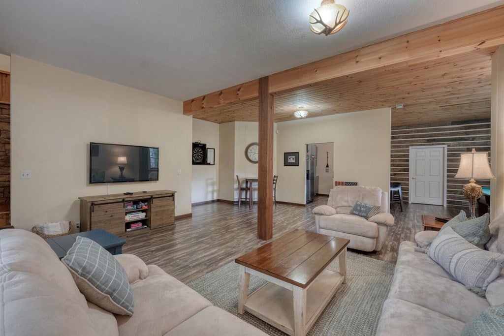 Blairsville, Georgia, 30512, United States, 4 Bedrooms Bedrooms, ,4 BathroomsBathrooms,Residential,Active,1920254