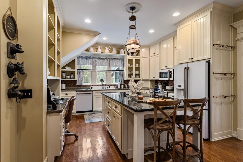 Ellijay, Georgia, 30540, United States, 4 Bedrooms Bedrooms, ,3 BathroomsBathrooms,Residential,Active,1968430