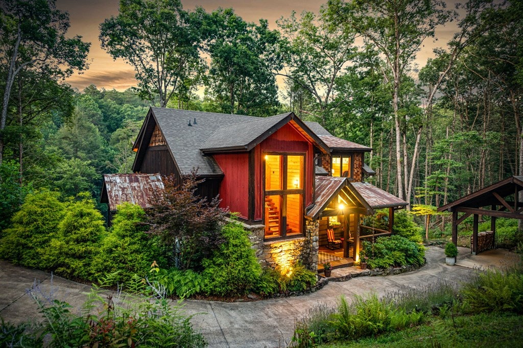 Blue Ridge, Georgia, 30513, United States, 3 Bedrooms Bedrooms, ,5 BathroomsBathrooms,Residential,Active,1973531