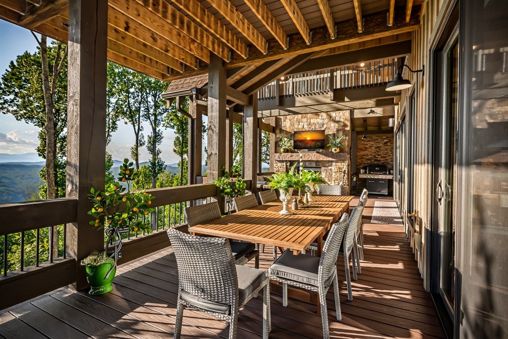 Blue Ridge, Georgia, 30513, United States, 4 Bedrooms Bedrooms, ,5 BathroomsBathrooms,Residential,Active,1904743