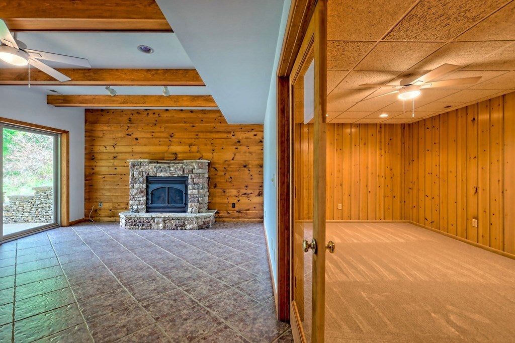 Hiawassee, Georgia, 30546, United States, 3 Bedrooms Bedrooms, ,3 BathroomsBathrooms,Residential,Active,1790158