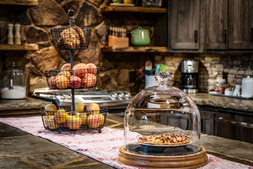 Blue Ridge, Georgia, 30513, United States, 3 Bedrooms Bedrooms, ,5 BathroomsBathrooms,Residential,Active,2007011