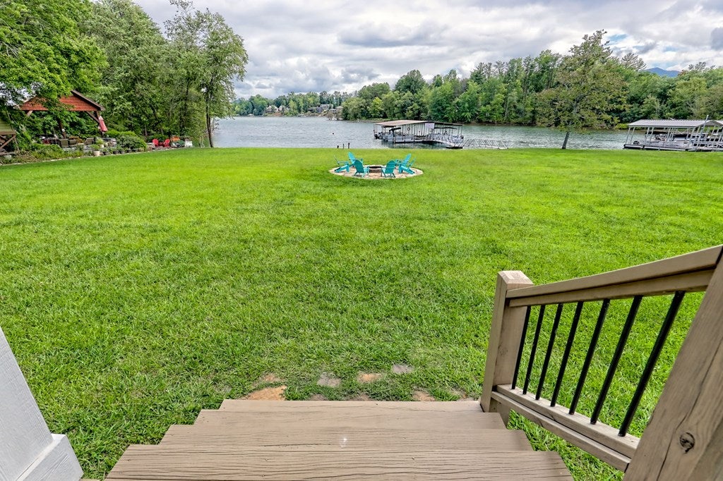 Hiawassee, Georgia, 30546, United States, 2 Bedrooms Bedrooms, ,3 BathroomsBathrooms,Residential,Active,1914805
