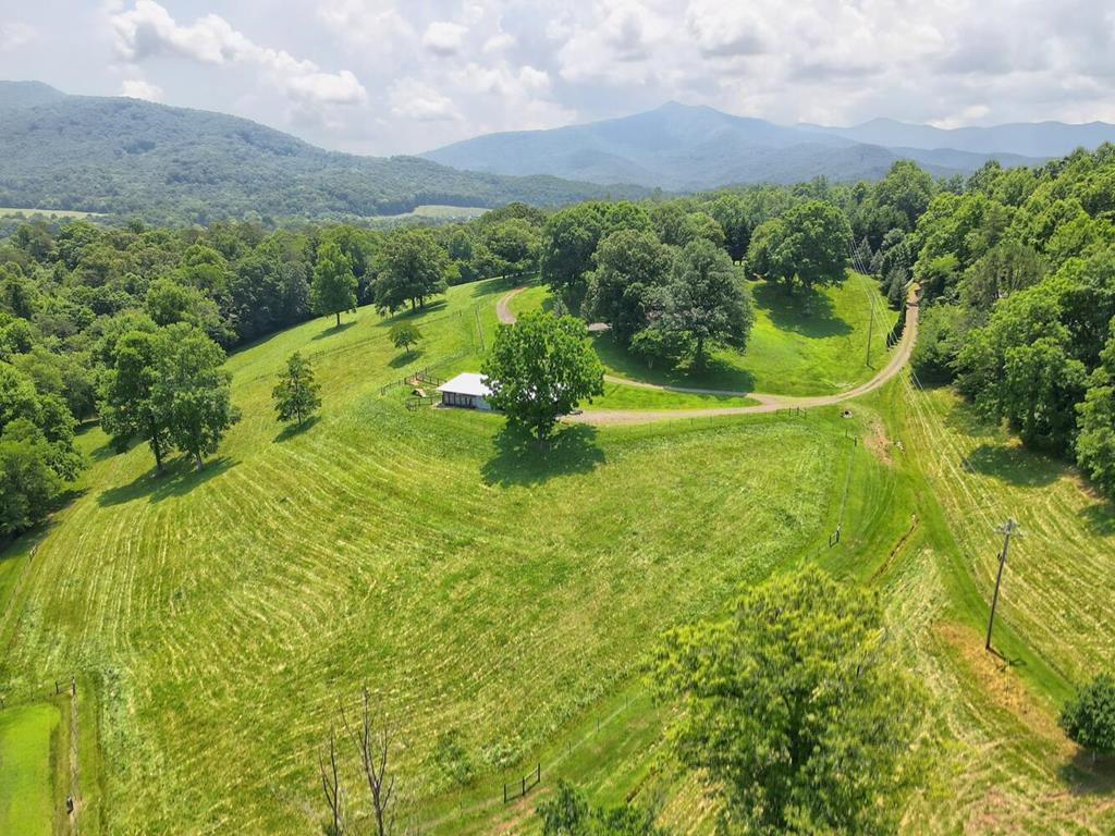 Young Harris, Georgia, 30582, United States, 4 Bedrooms Bedrooms, ,5 BathroomsBathrooms,Residential,Active,1945371