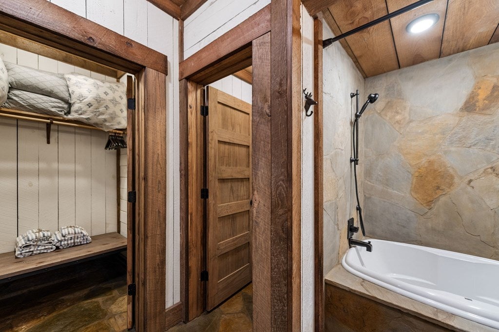 Blue Ridge, Georgia, 30513, United States, 3 Bedrooms Bedrooms, ,5 BathroomsBathrooms,Residential,Active,1973531