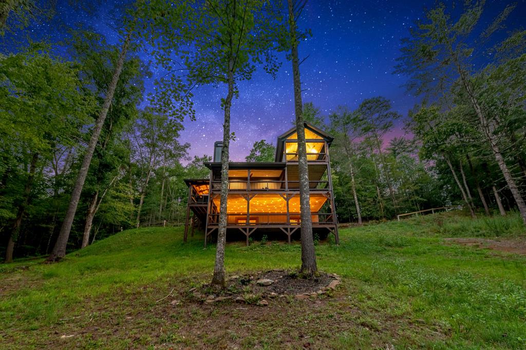 Blue Ridge, Georgia, 30513, United States, 3 Bedrooms Bedrooms, ,3 BathroomsBathrooms,Residential,Active,1849502