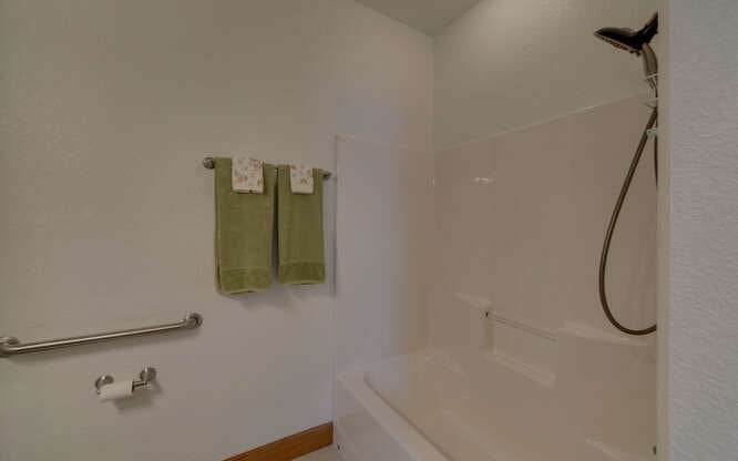 Hiawassee, Georgia, 30546, United States, 4 Bedrooms Bedrooms, ,3 BathroomsBathrooms,Residential,Active,1945082