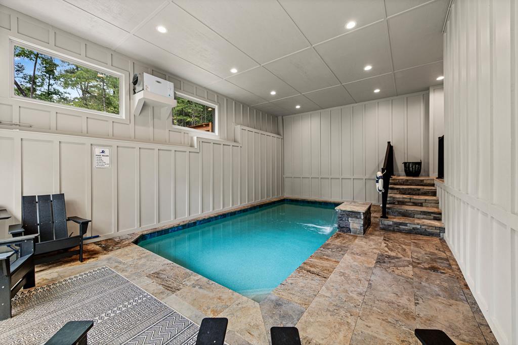 Ellijay, Georgia, 30540, United States, 5 Bedrooms Bedrooms, ,6 BathroomsBathrooms,Residential,Active,1914794