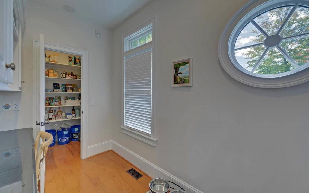 Hiawassee, Georgia, 30546, United States, 8 Bedrooms Bedrooms, ,6 BathroomsBathrooms,Residential,Active,1821974