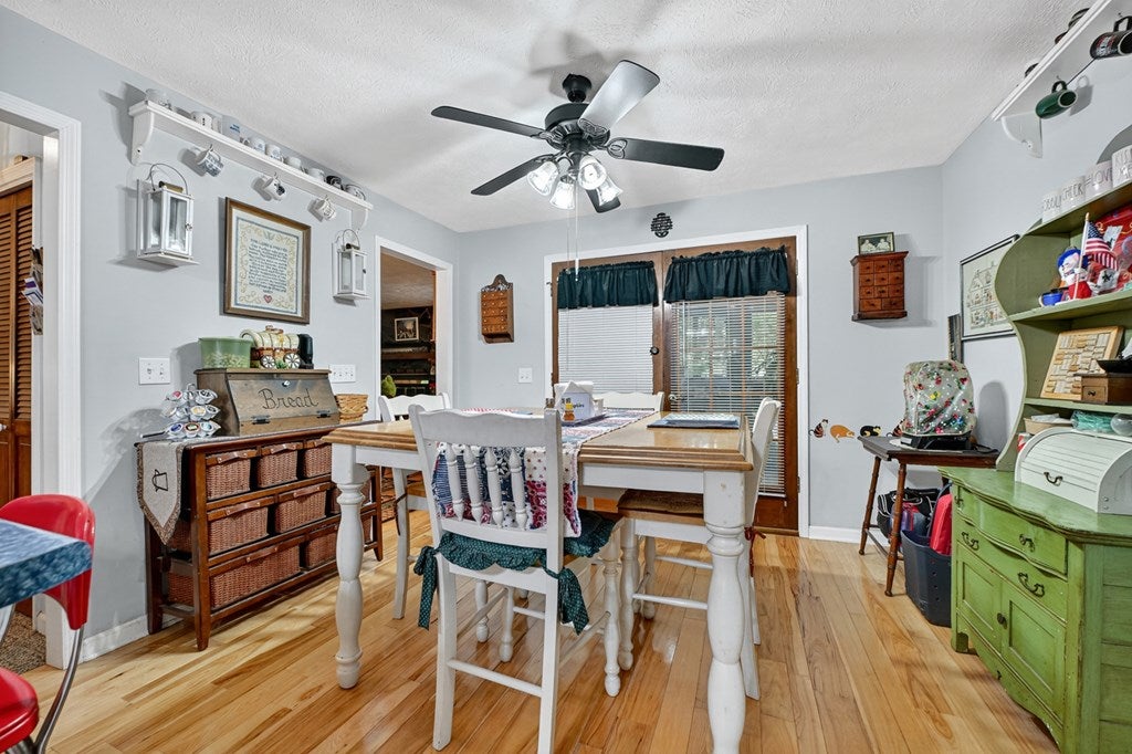 Mineral Bluff, Georgia, 30559, United States, 4 Bedrooms Bedrooms, ,3 BathroomsBathrooms,Residential,Active,1899865