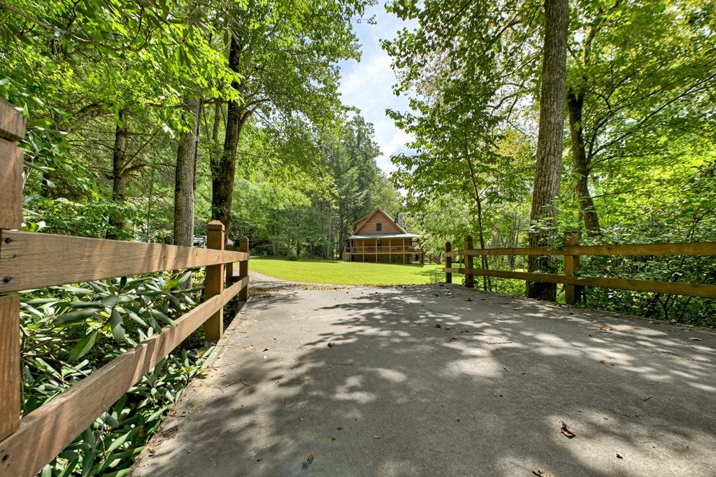 Ellijay, Georgia, 30536, United States, 2 Bedrooms Bedrooms, ,2 BathroomsBathrooms,Residential,Active,1946315