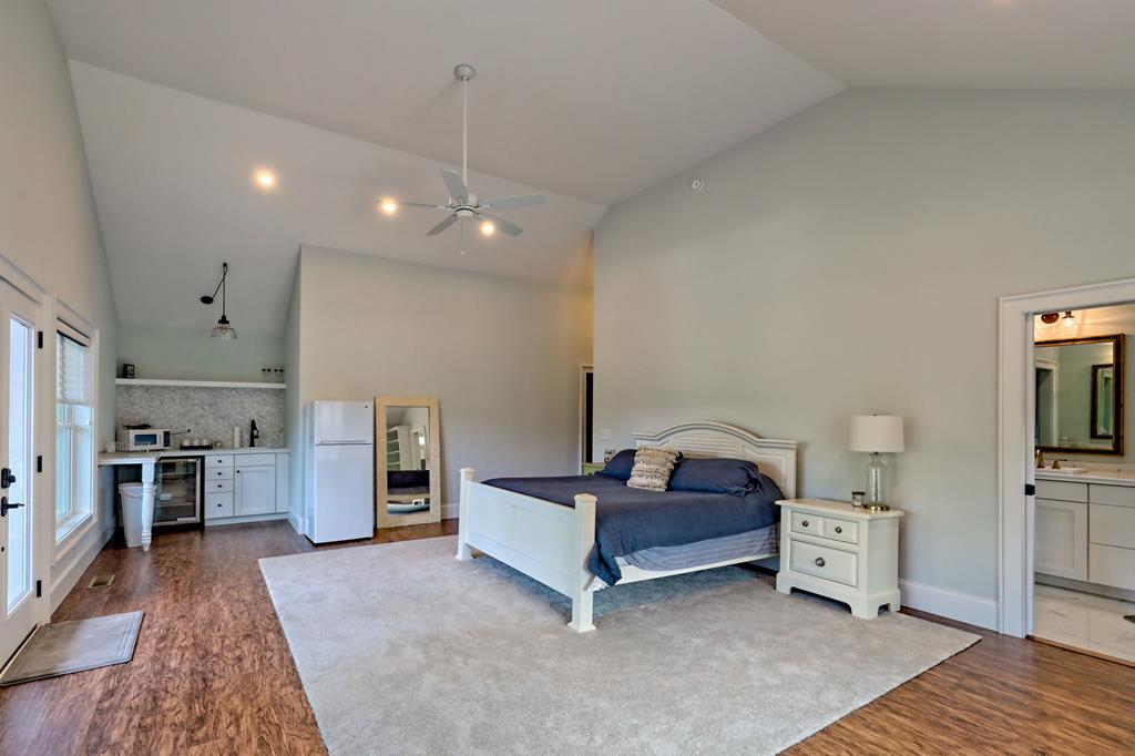 Franklin, North Carolina, 28734, United States, 3 Bedrooms Bedrooms, ,4 BathroomsBathrooms,Residential,Active,2015469