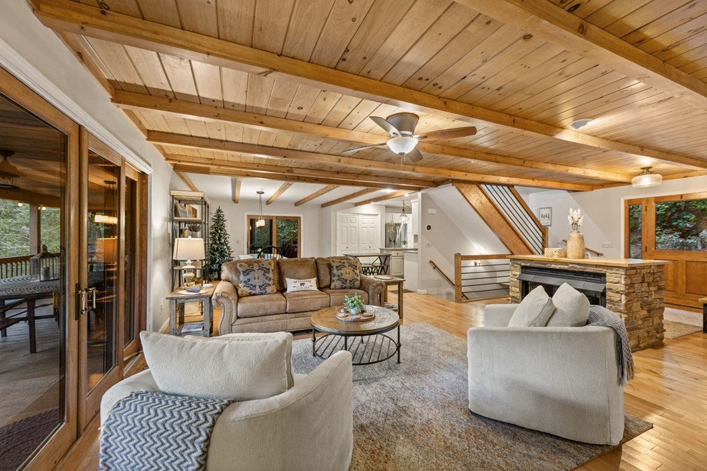 Blue Ridge, Georgia, 30513, United States, 4 Bedrooms Bedrooms, ,3 BathroomsBathrooms,Residential,Active,1945235