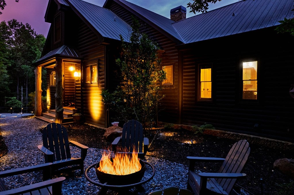 Ellijay, Georgia, 30536, United States, 6 Bedrooms Bedrooms, ,5 BathroomsBathrooms,Residential,Active,1929800