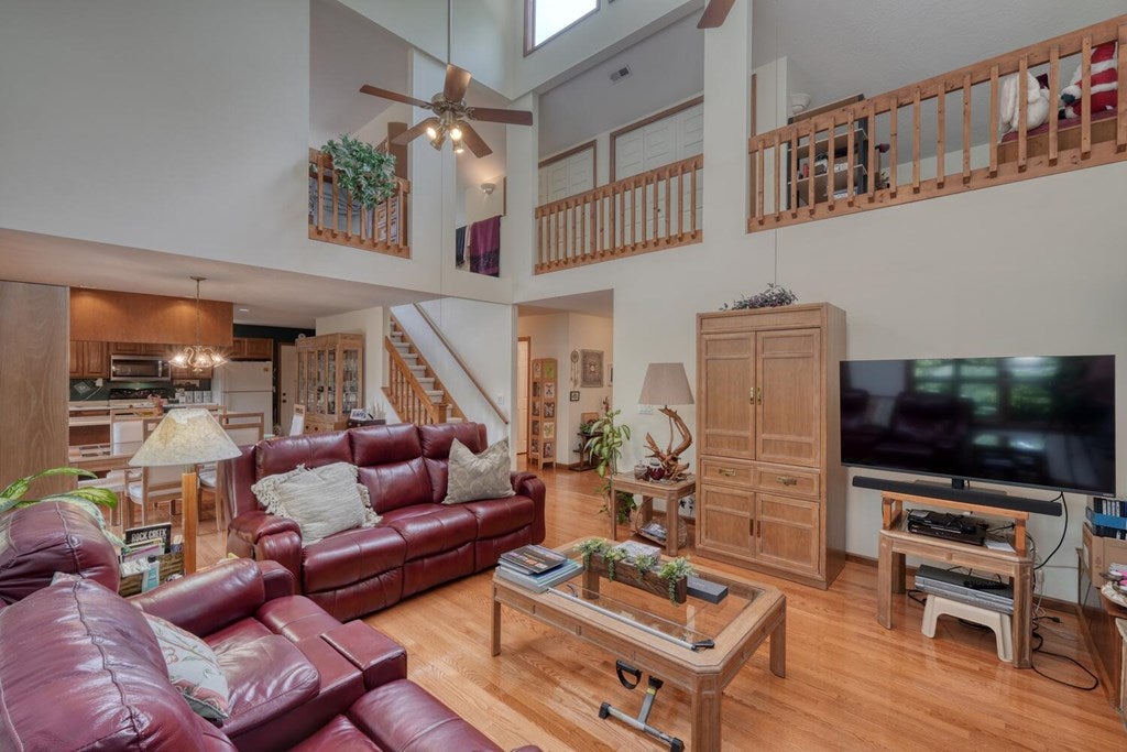 Blairsville, Georgia, 30512, United States, 3 Bedrooms Bedrooms, ,3 BathroomsBathrooms,Residential,Active,1877859