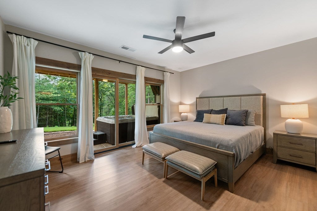 Ellijay, Georgia, 30540, United States, 5 Bedrooms Bedrooms, ,6 BathroomsBathrooms,Residential,Active,1914794