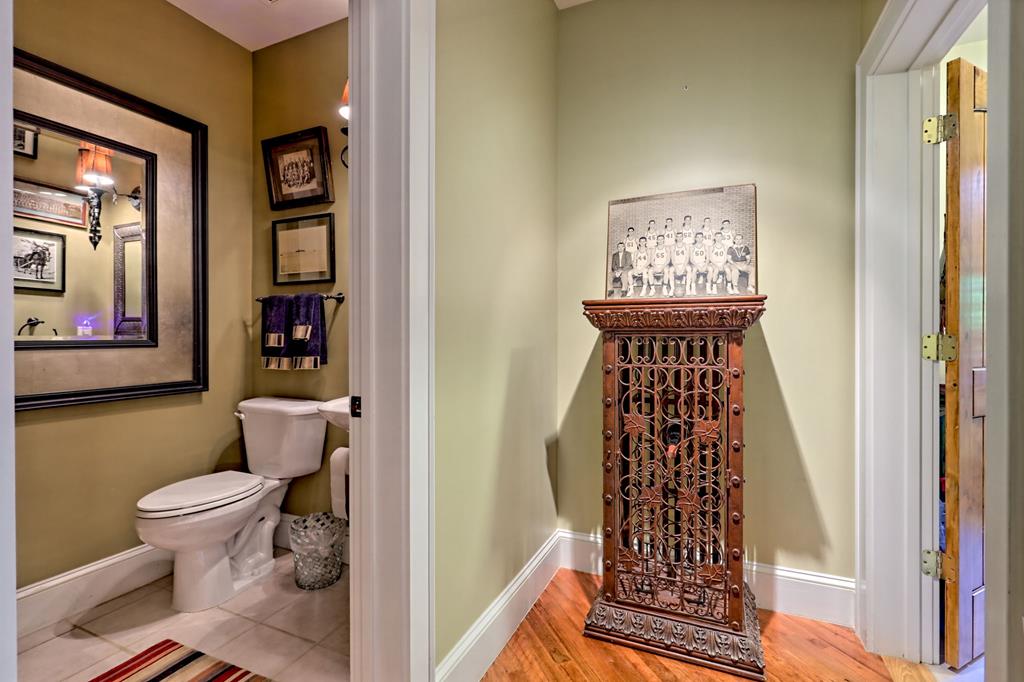 Franklin, North Carolina, 28734, United States, 3 Bedrooms Bedrooms, ,4 BathroomsBathrooms,Residential,Active,1945078