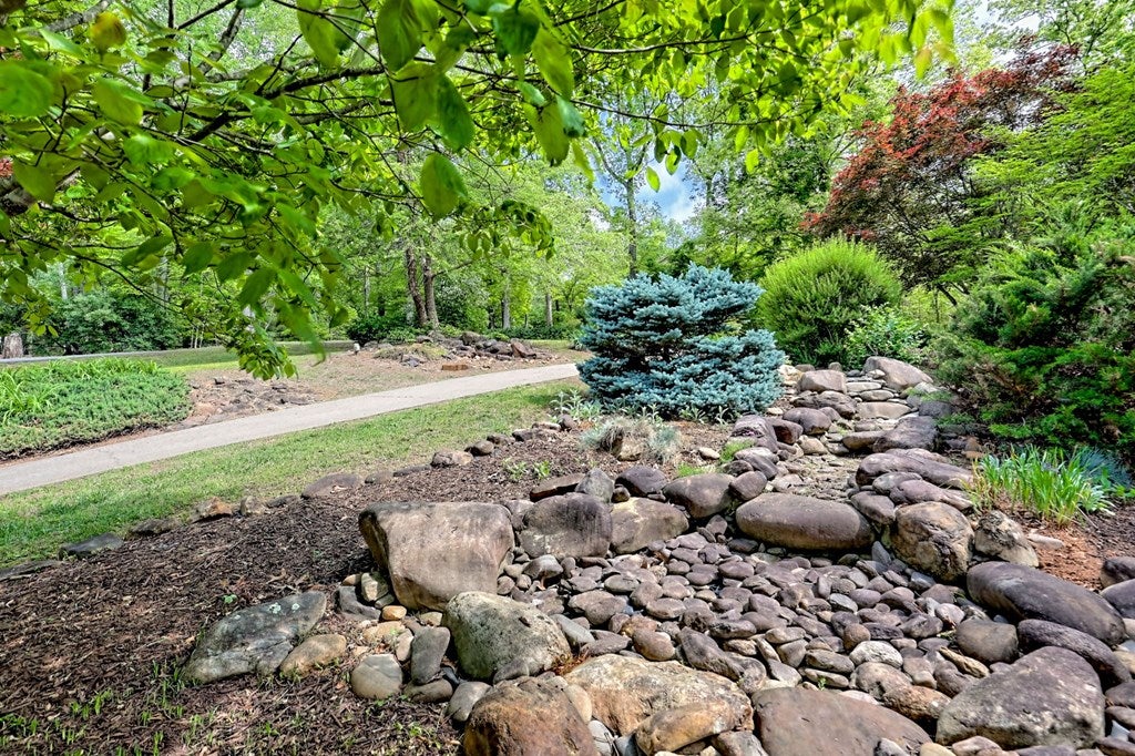 Hiawassee, Georgia, 30546, United States, 3 Bedrooms Bedrooms, ,3 BathroomsBathrooms,Residential,Active,1790158