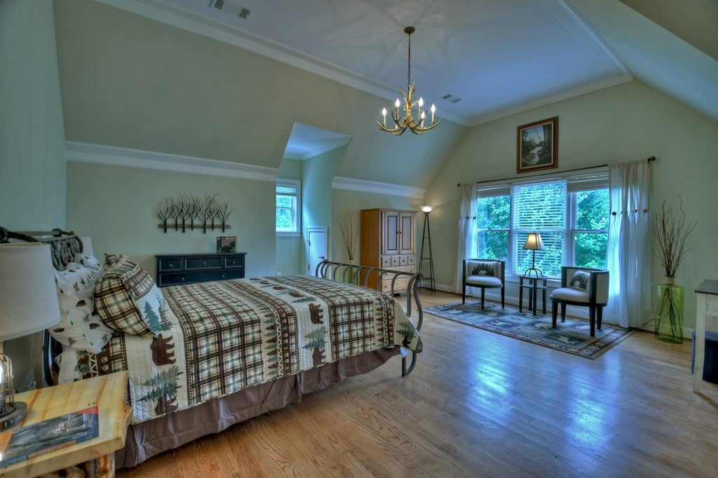 Ellijay, Georgia, 30536, United States, 6 Bedrooms Bedrooms, ,7 BathroomsBathrooms,Residential,Active,1790226