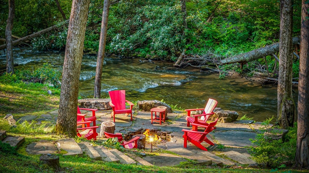 Blue Ridge, Georgia, 30513, United States, 3 Bedrooms Bedrooms, ,5 BathroomsBathrooms,Residential,Active,2007011