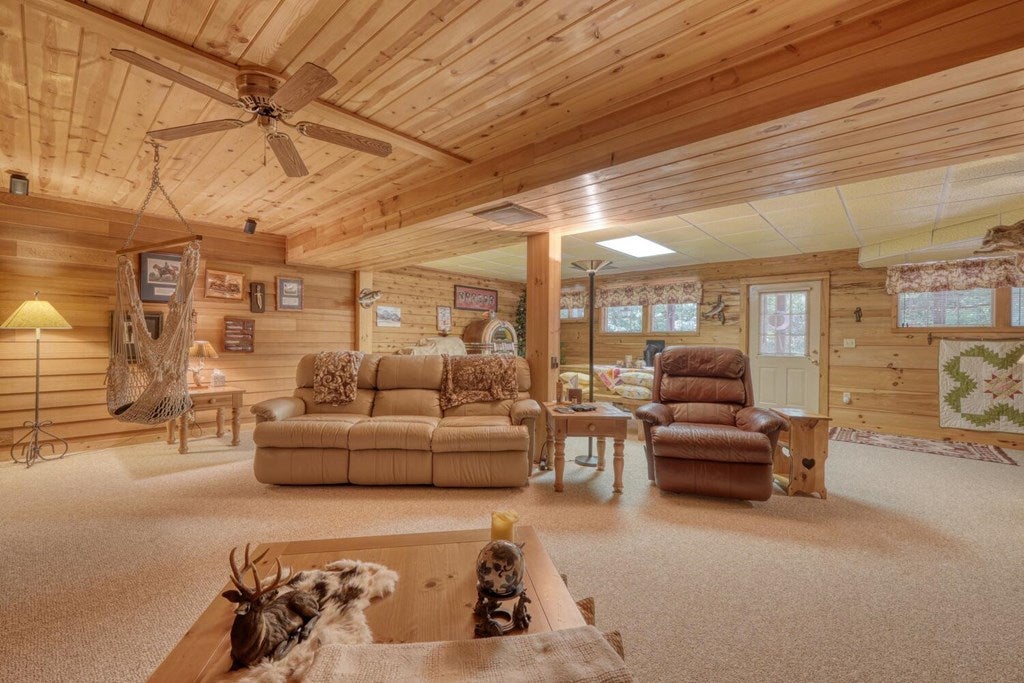 Blairsville, Georgia, 30512, United States, 3 Bedrooms Bedrooms, ,4 BathroomsBathrooms,Residential,Active,1877837