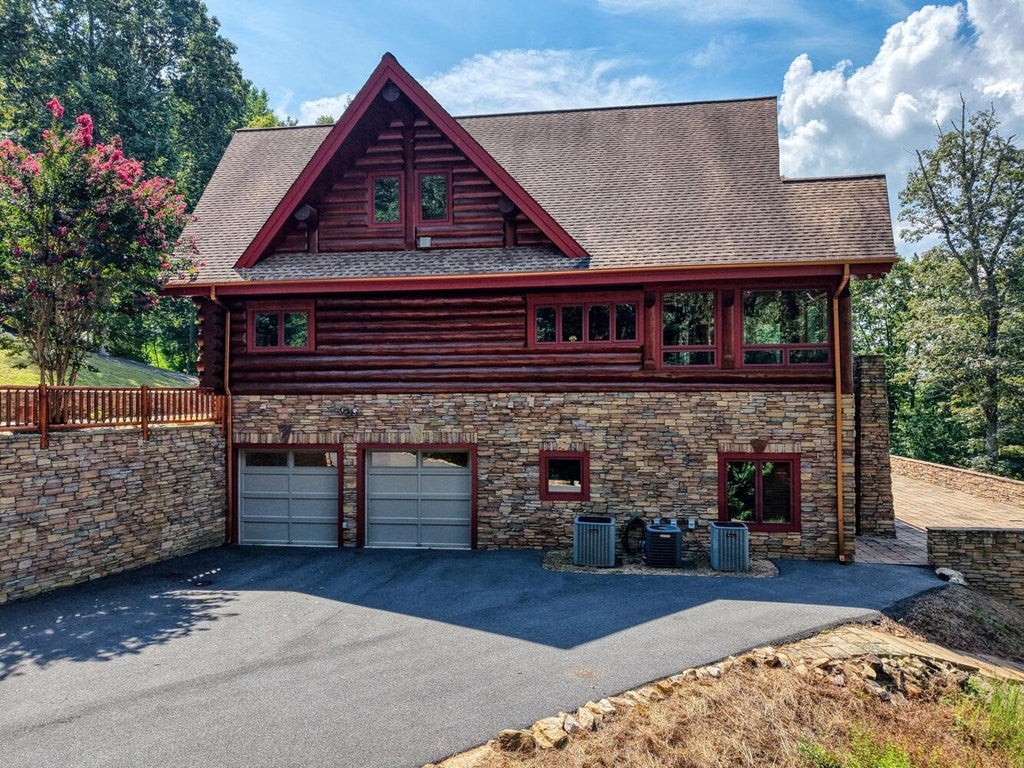 Blairsville, Georgia, 30512, United States, 4 Bedrooms Bedrooms, ,6 BathroomsBathrooms,Residential,Active,1934771