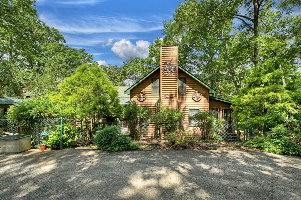 Mineral Bluff, Georgia, 30559, United States, 4 Bedrooms Bedrooms, ,3 BathroomsBathrooms,Residential,Active,1899865