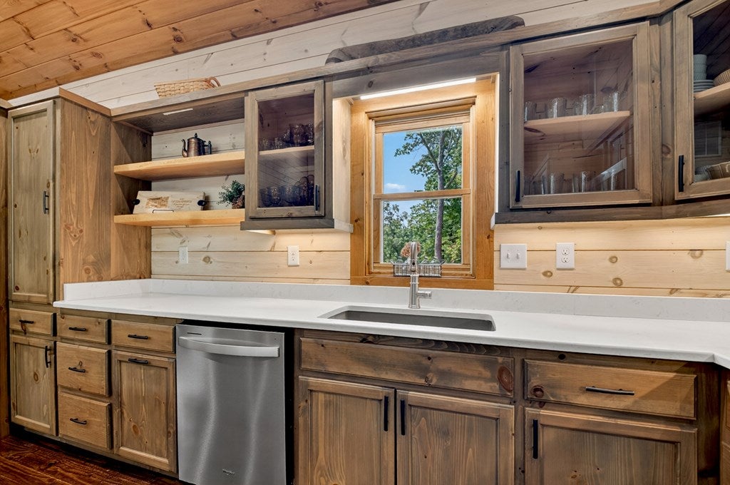 Morganton, Georgia, 30560, United States, 4 Bedrooms Bedrooms, ,4 BathroomsBathrooms,Residential,Active,1844261