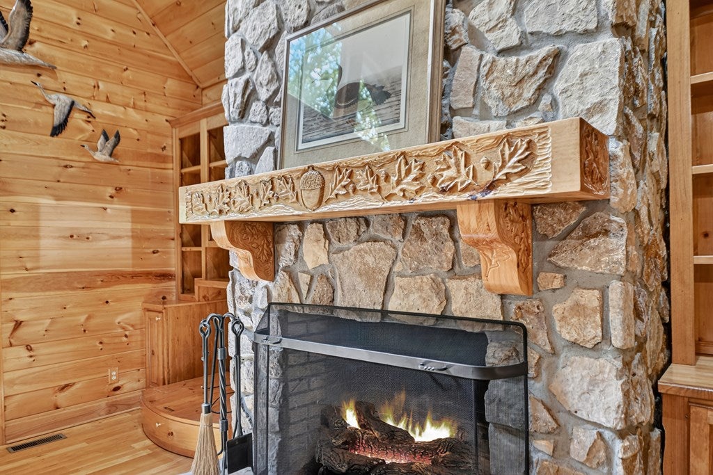 Ellijay, Georgia, 30536, United States, 3 Bedrooms Bedrooms, ,5 BathroomsBathrooms,Residential,Active,1926905