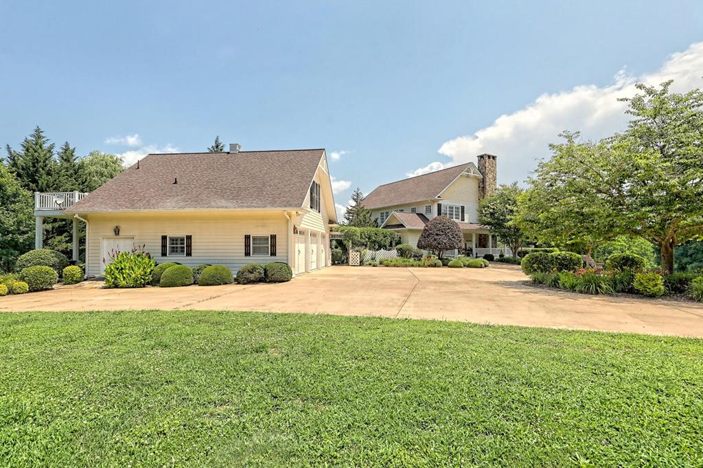 Young Harris, Georgia, 30582, United States, 4 Bedrooms Bedrooms, ,5 BathroomsBathrooms,Residential,Active,1945371