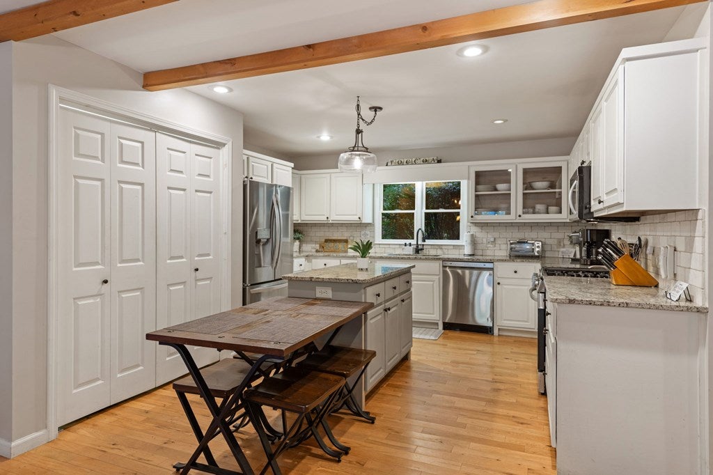 Blue Ridge, Georgia, 30513, United States, 4 Bedrooms Bedrooms, ,3 BathroomsBathrooms,Residential,Active,1945235