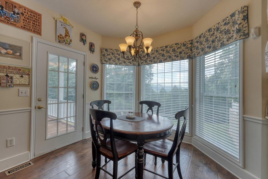 Blairsville, Georgia, 30512, United States, 4 Bedrooms Bedrooms, ,4 BathroomsBathrooms,Residential,Active,1892611