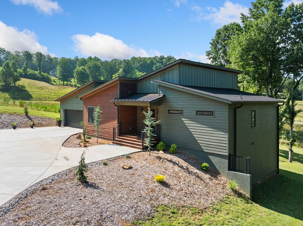 Morganton, Georgia, 30560, United States, 4 Bedrooms Bedrooms, ,4 BathroomsBathrooms,Residential,Active,1920223