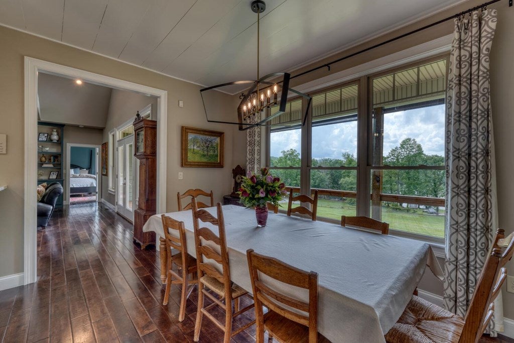 Blairsville, Georgia, 30512, United States, 4 Bedrooms Bedrooms, ,4 BathroomsBathrooms,Residential,Active,1850663