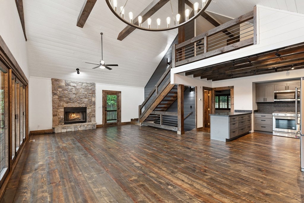 Blue Ridge, Georgia, 30513, United States, 3 Bedrooms Bedrooms, ,4 BathroomsBathrooms,Residential,Active,2008330