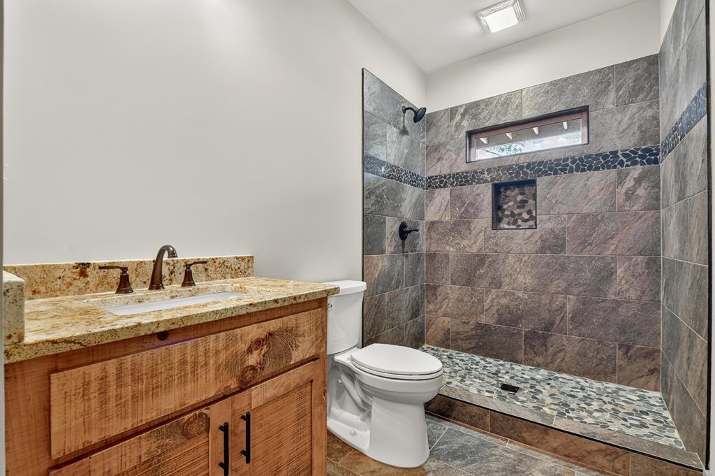 Ellijay, Georgia, 30540, United States, 4 Bedrooms Bedrooms, ,3 BathroomsBathrooms,Residential,Active,1971005