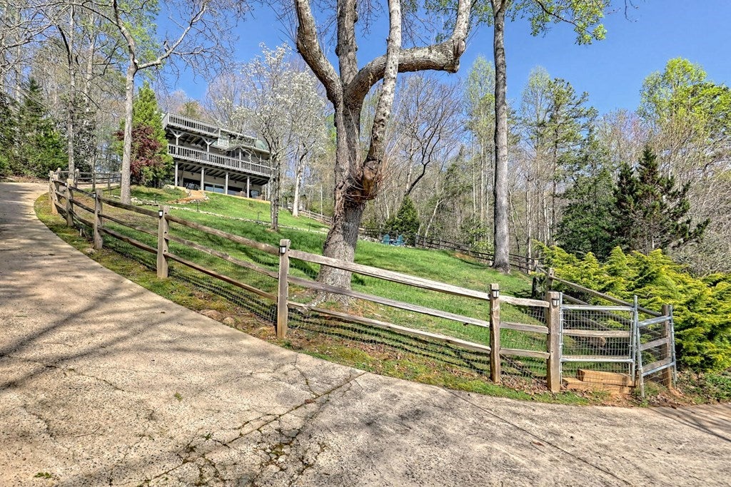 Blairsville, Georgia, 30512, United States, 3 Bedrooms Bedrooms, ,6 BathroomsBathrooms,Residential,Active,1920218