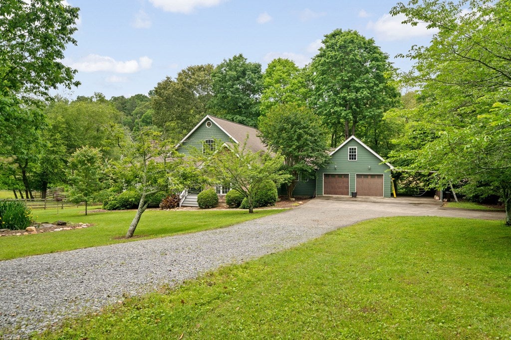 Ellijay, Georgia, 30536, United States, 3 Bedrooms Bedrooms, ,3 BathroomsBathrooms,Residential,Active,1953369