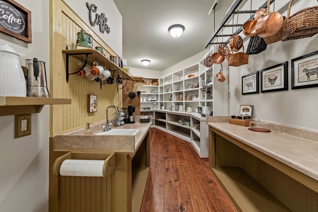 Ellijay, Georgia, 30536, United States, 4 Bedrooms Bedrooms, ,4 BathroomsBathrooms,Residential,Active,1800168